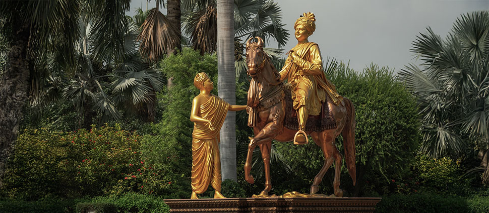 Swaminarayan Akshardham, Gujarat: Garden - BHAGWAN SWAMINARAYAN ON MANKI