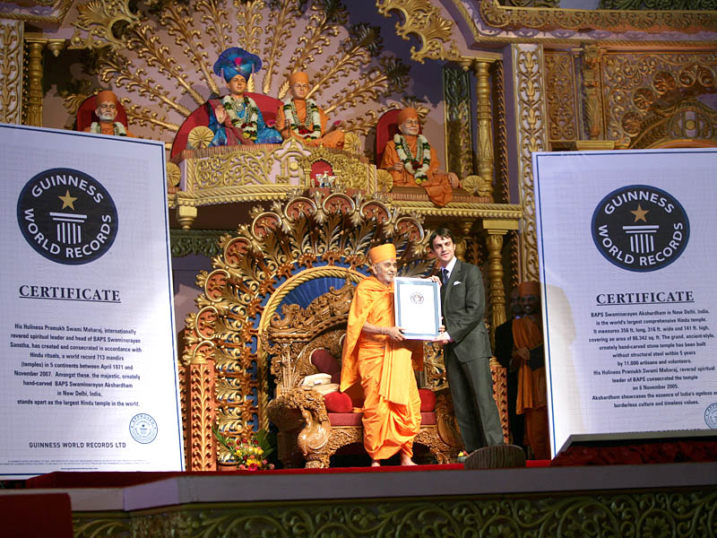 Guinness World Record Worlds Largest Comprehensive Hindu Temple 17