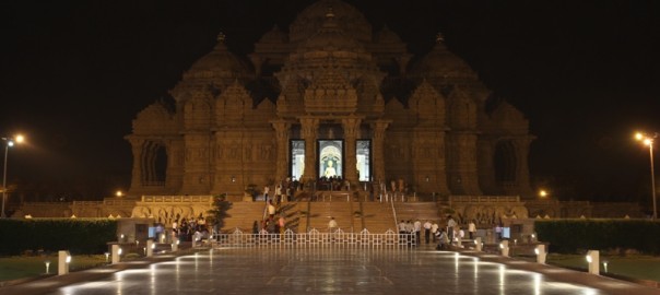 002_swaminarayan_akshardham_earth_hour2