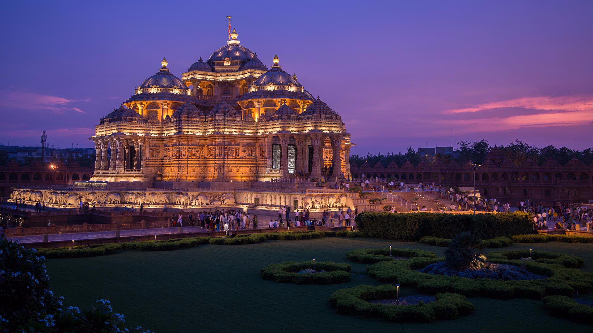 visit place in delhi at night