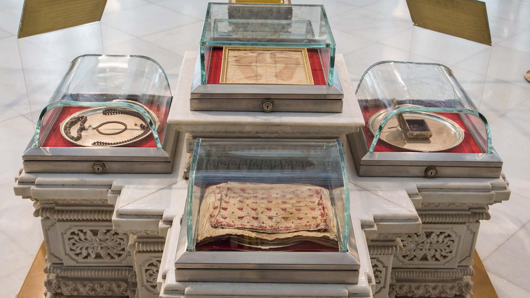 holirelics_
