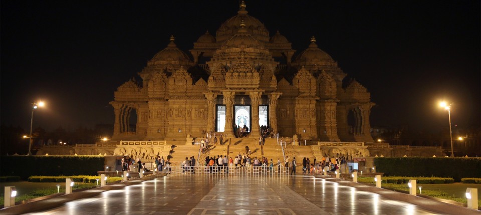 10th Annual Earth Hour Celebrated at Swaminarayan Akshardham in New Delhi